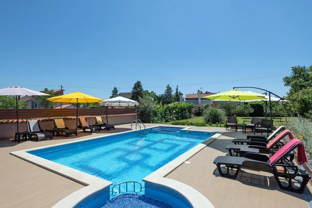 Apartments Brioni Colors بولا 3*,  كرواتيا