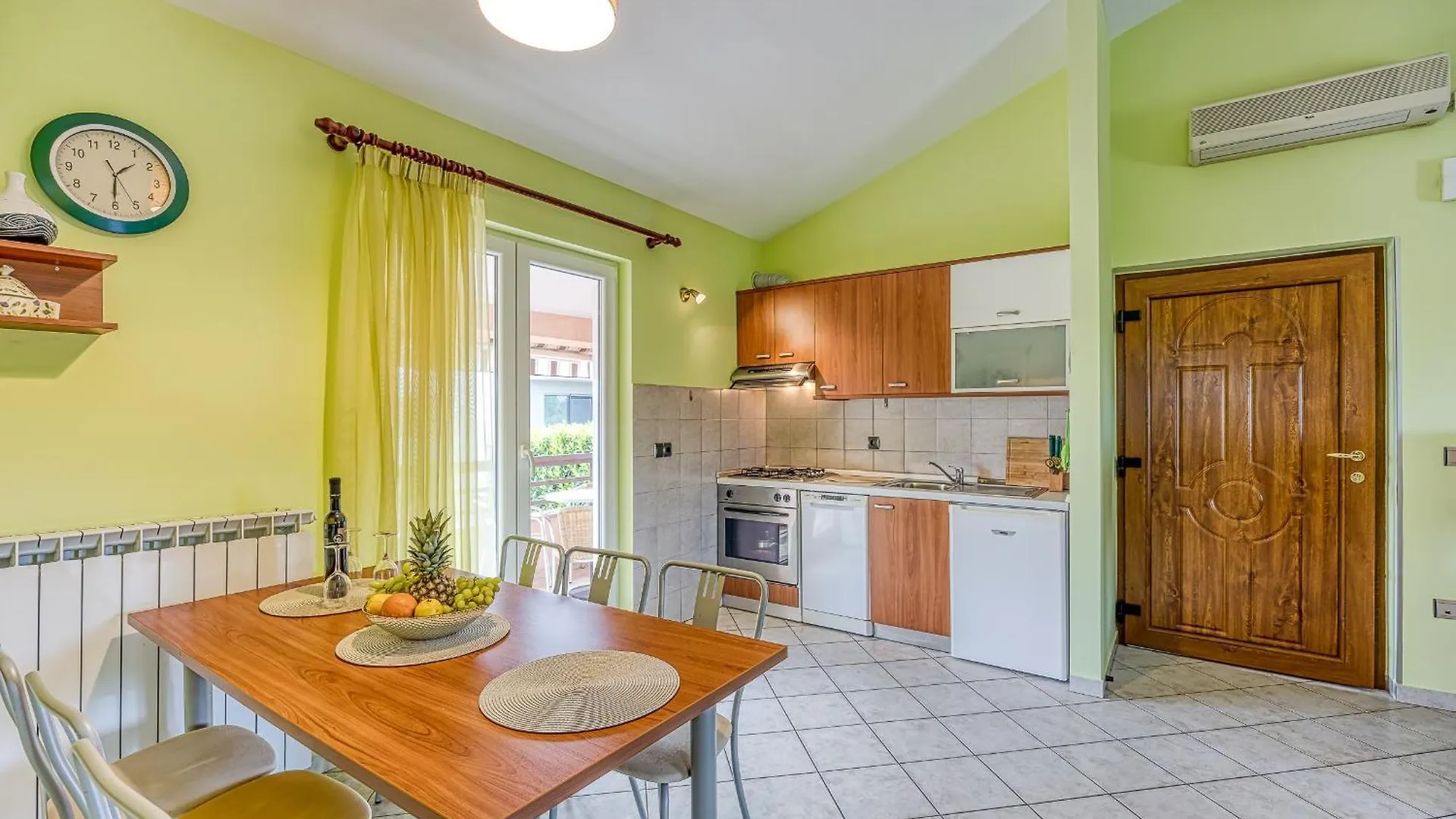 Apartments Brioni Colors بولا