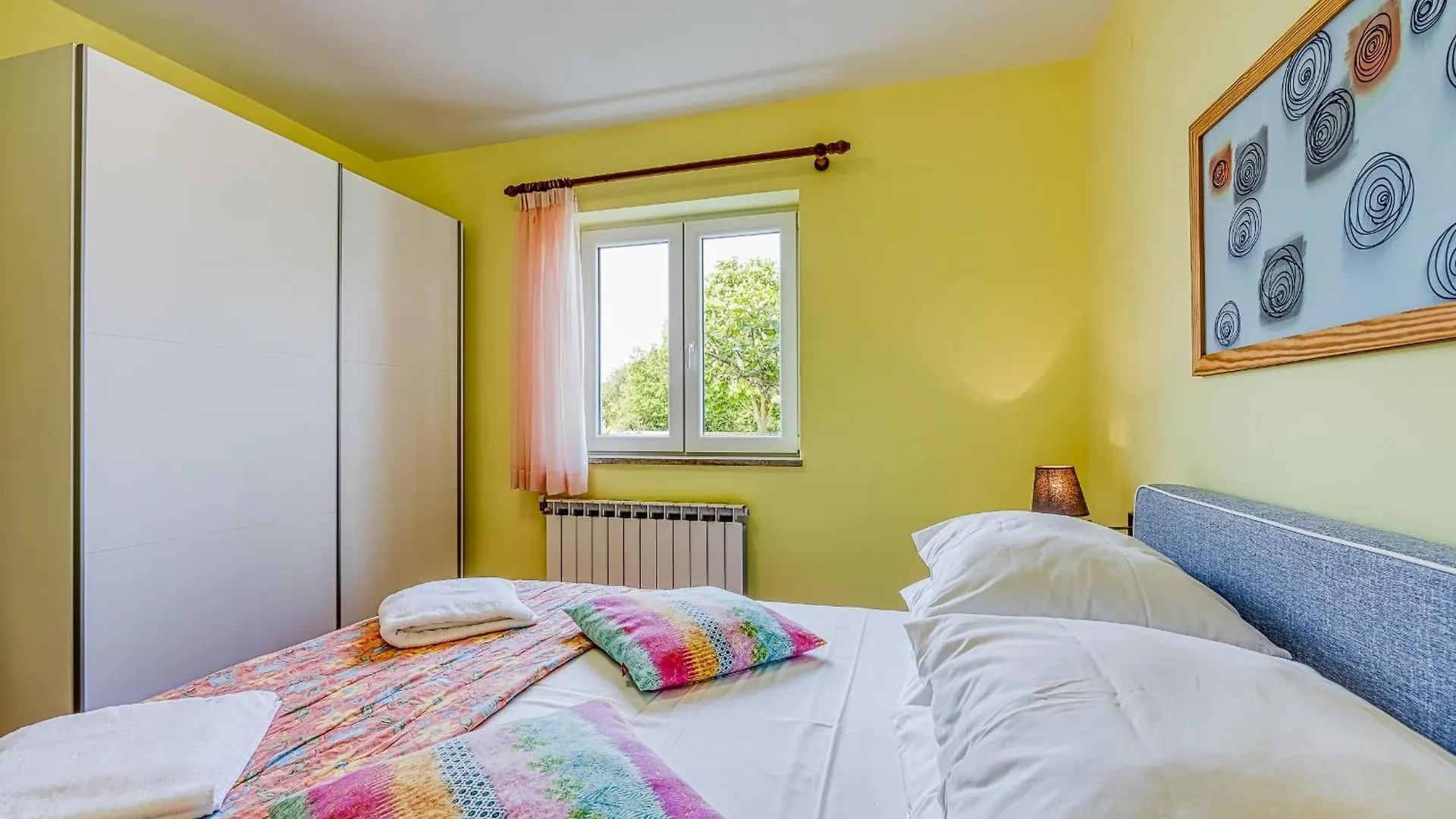 Apartments Brioni Colors بولا
